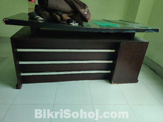 Boss Table